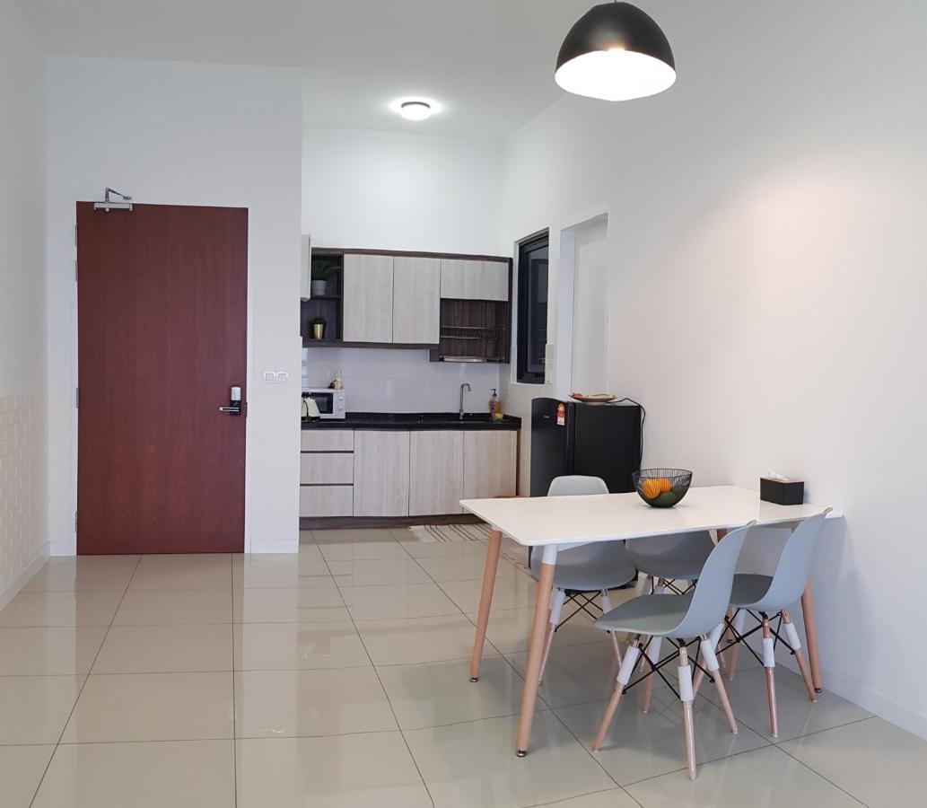 Апартаменти Le Pavillion Puchong By Widebed Upto 6Pax Куала-Лумпур Екстер'єр фото