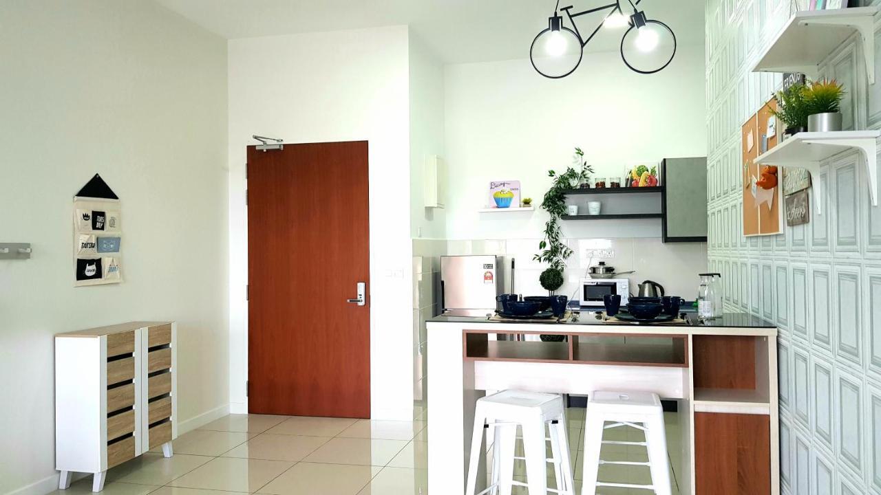 Апартаменти Le Pavillion Puchong By Widebed Upto 6Pax Куала-Лумпур Екстер'єр фото