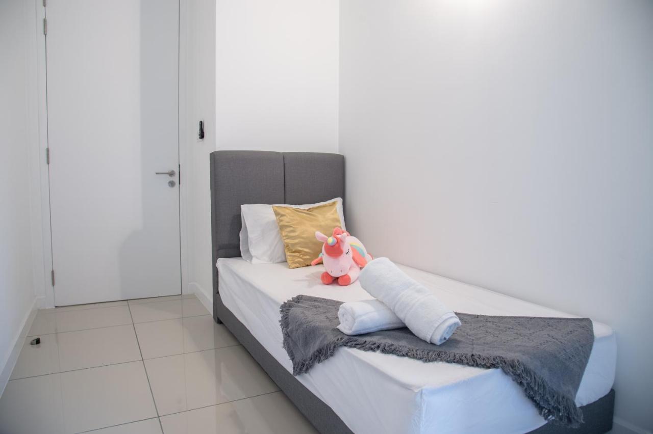 Апартаменти Le Pavillion Puchong By Widebed Upto 6Pax Куала-Лумпур Екстер'єр фото